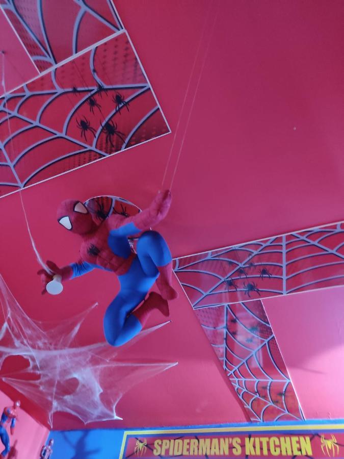 Spiderman House Hotell CTA Eksteriør bilde